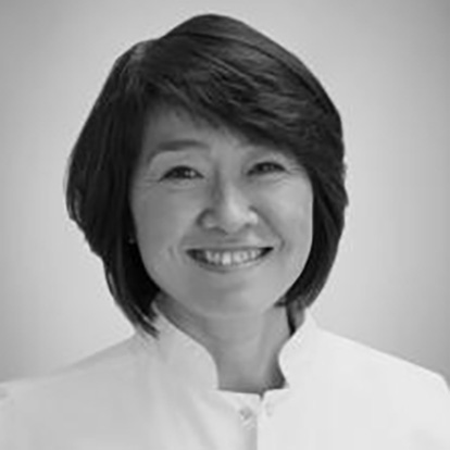 Autorenbild von Dr. med. Lee-Barkey Young Hee