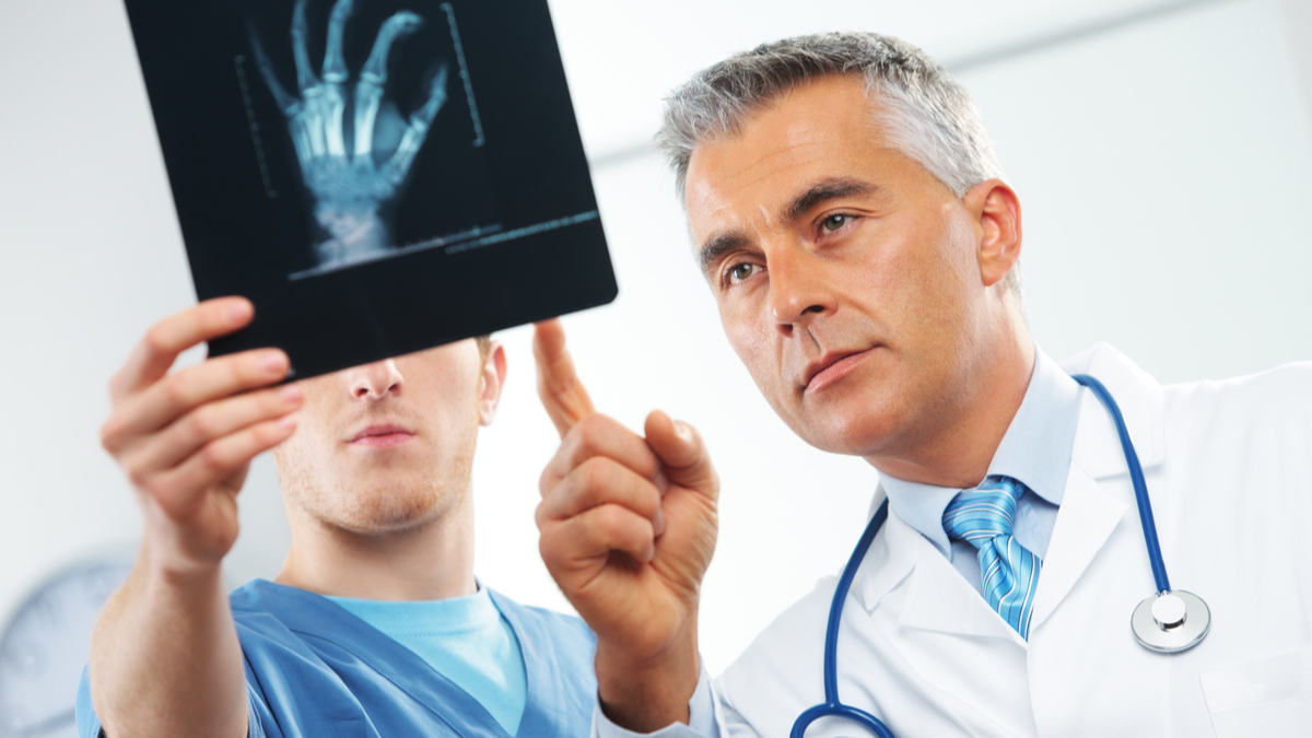Logo der CME Fortbildung "Hätten Sie's gewusst? Rheumatologische Spezialfälle praxisnah diskutiert"